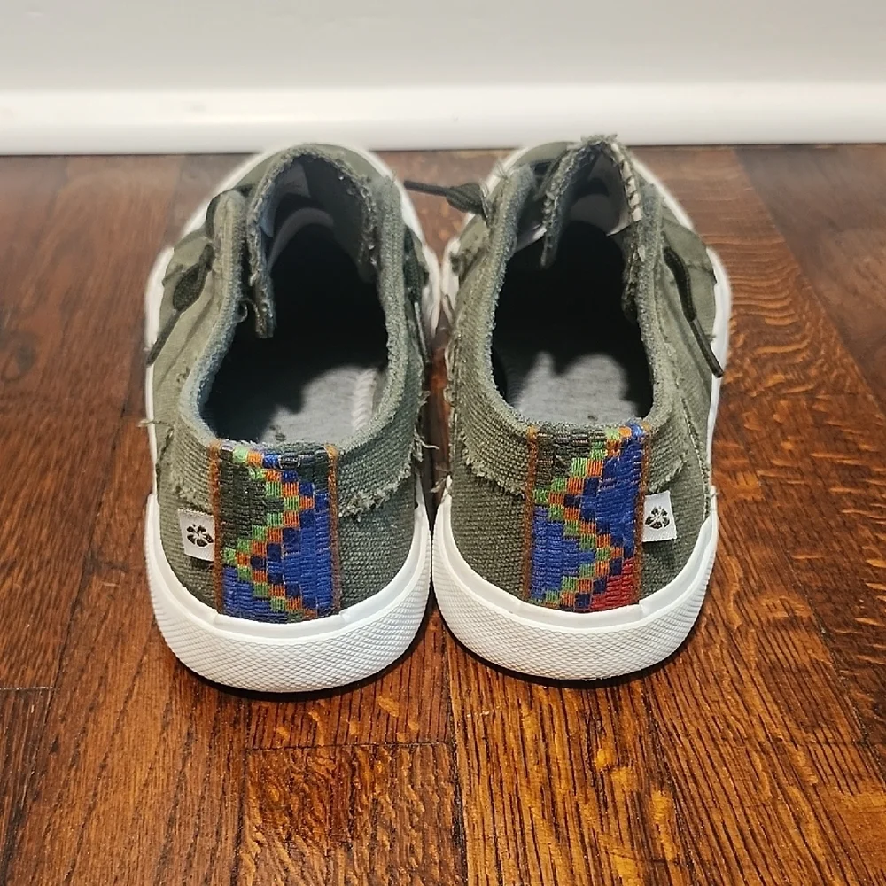 Tommy Bahama Green Beach Party Distressed Comfort Slip On Sneakers